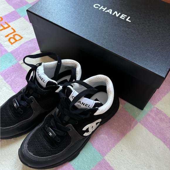 Chanel Classic Sneakers - Picture 4 of 5